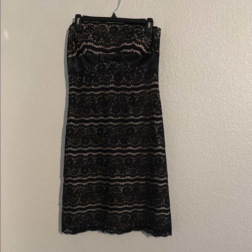 Chic Black Lace Strapless Dress - Picture 1 of 4